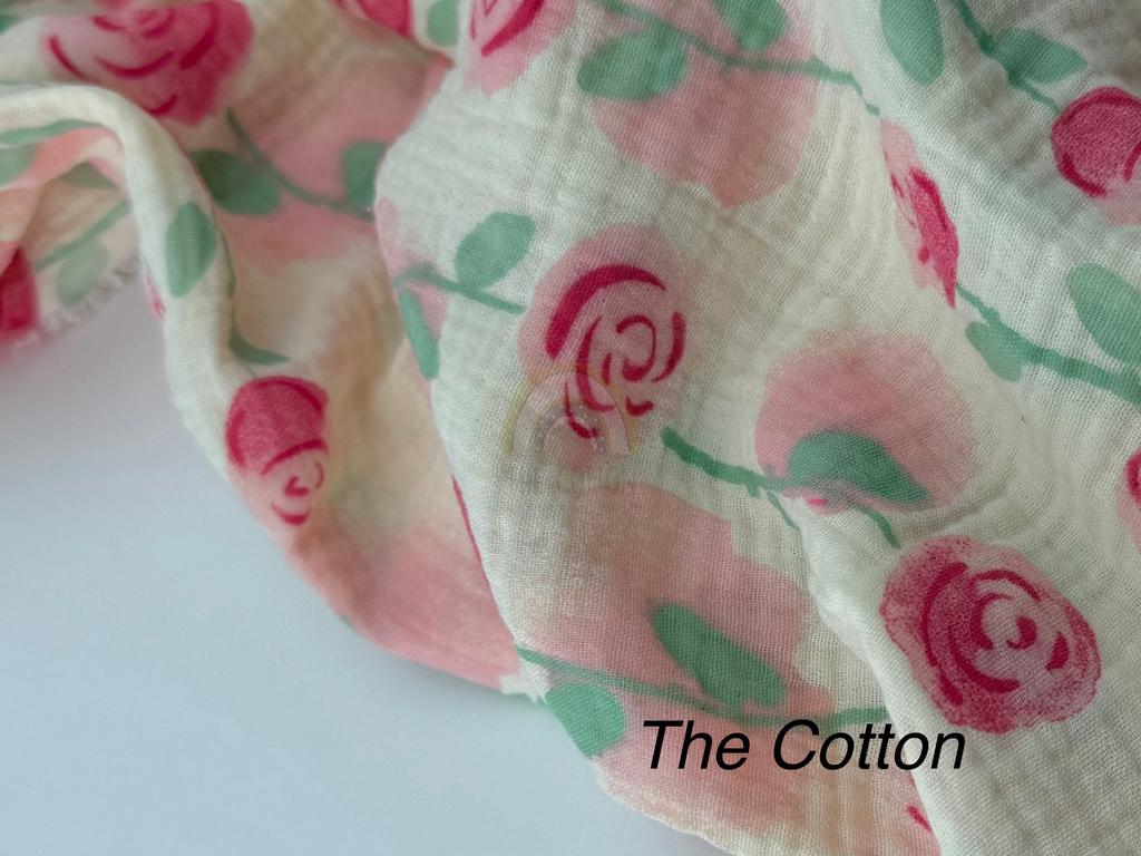 Муслін - Квіти троянди рожево-червоні на айворі