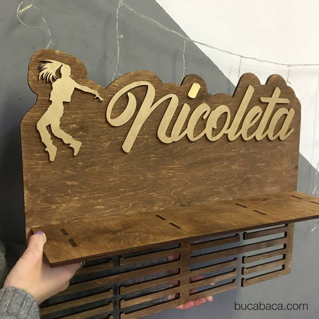 Медальница Dance