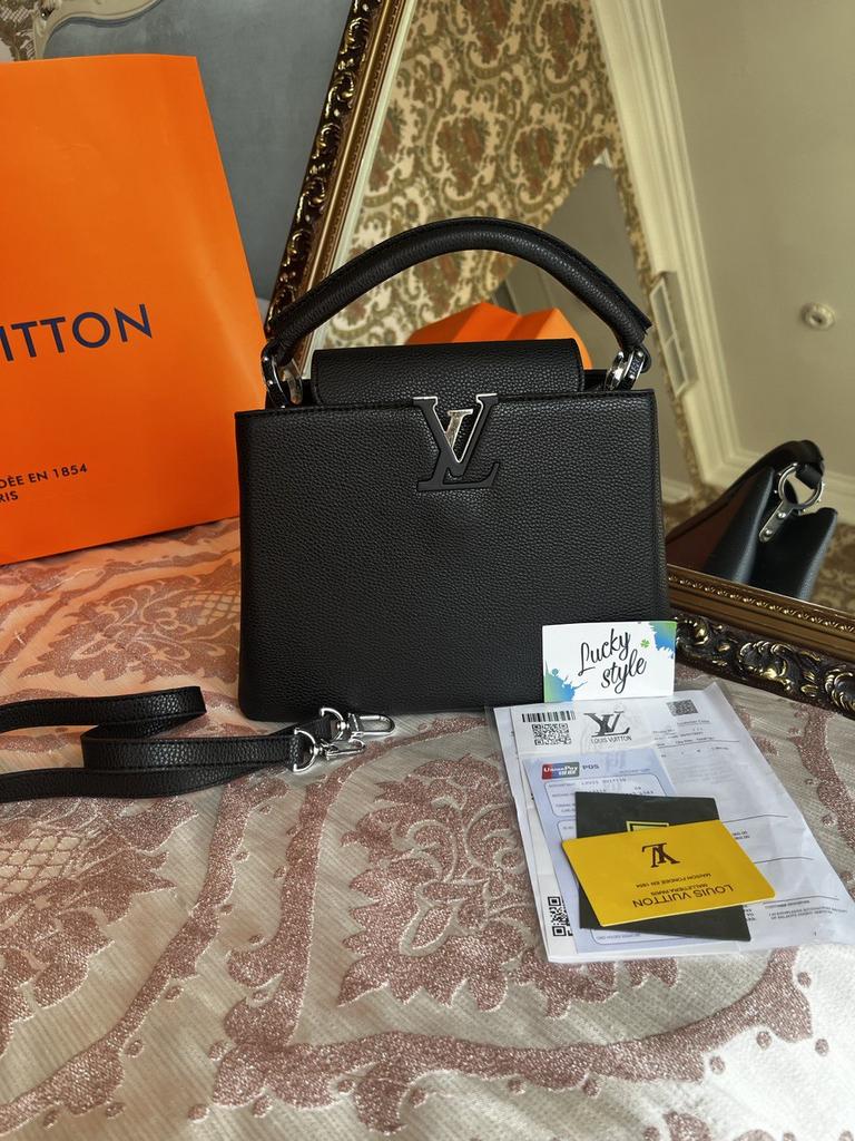 Женская средняя сумка Louis Vuitton CAPUCINES BB черная 754654