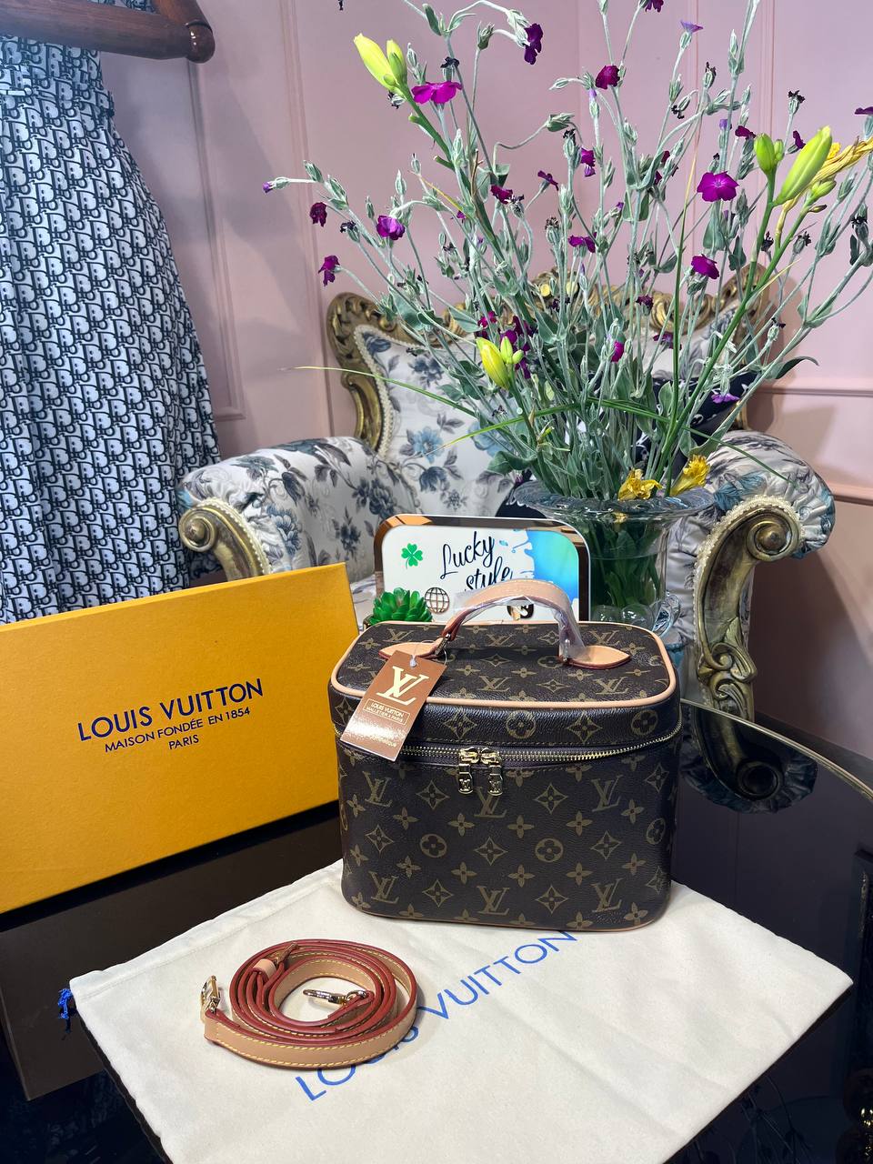 LOUIS VUITTON - NICE BB косметичка большая коричневый монограмм с ремнем Toiletry Pouch  8787