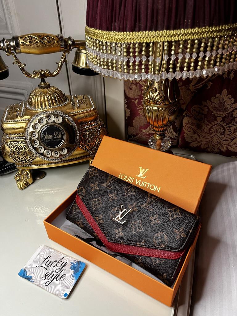 Кошелек на кнопке красная вставка LV NEW 551412