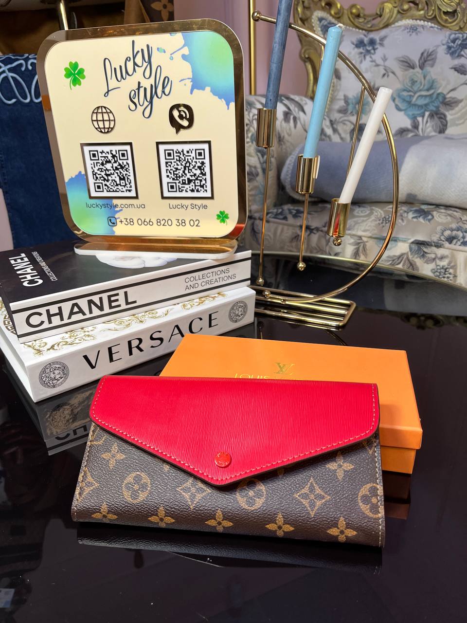 Кошелек Louis Vuitton коричневый монограмм с красной вставкой 558643