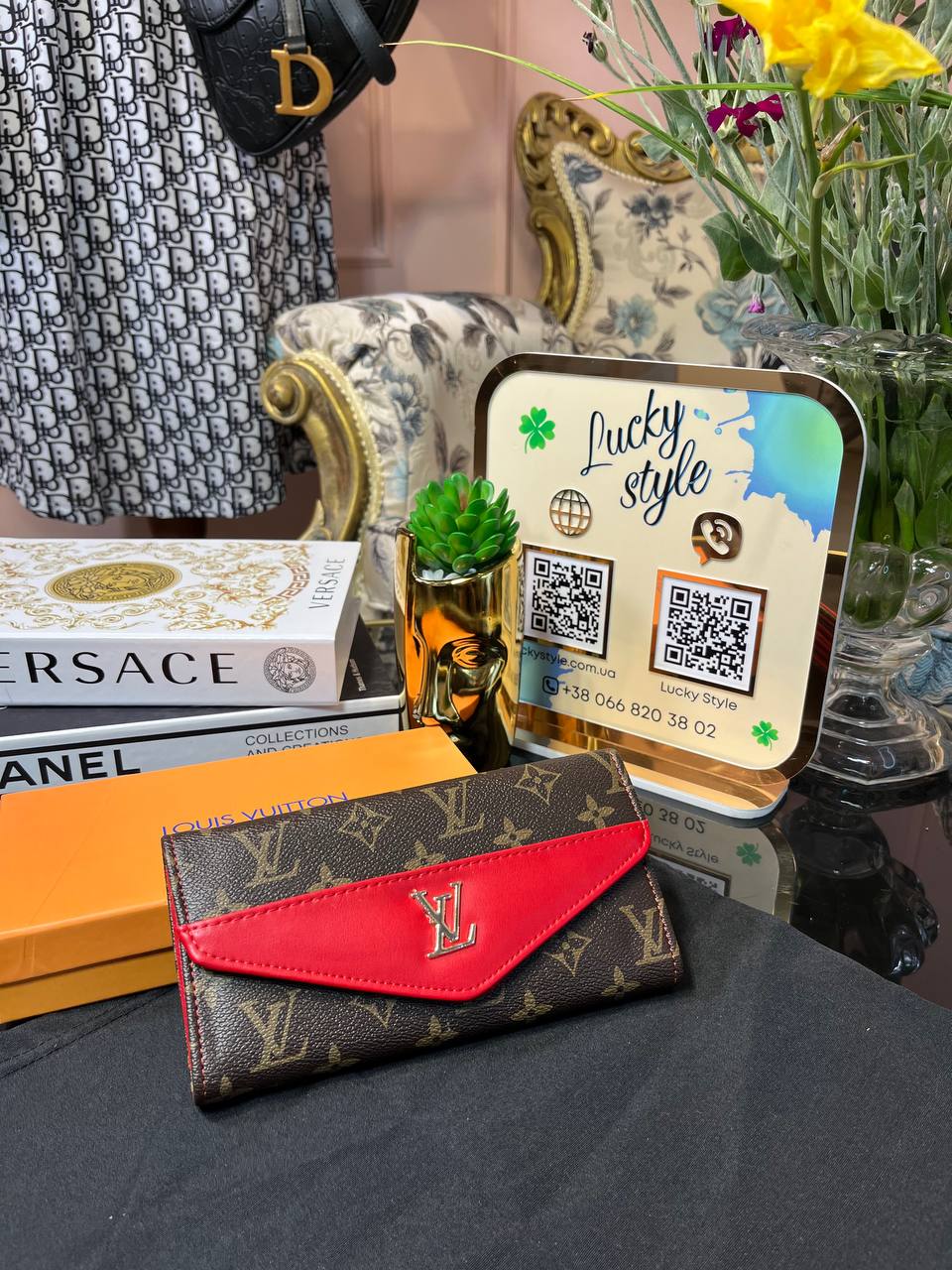 Кошелек Louis Vuitton коричневый монограмм с красной вставкой 95904