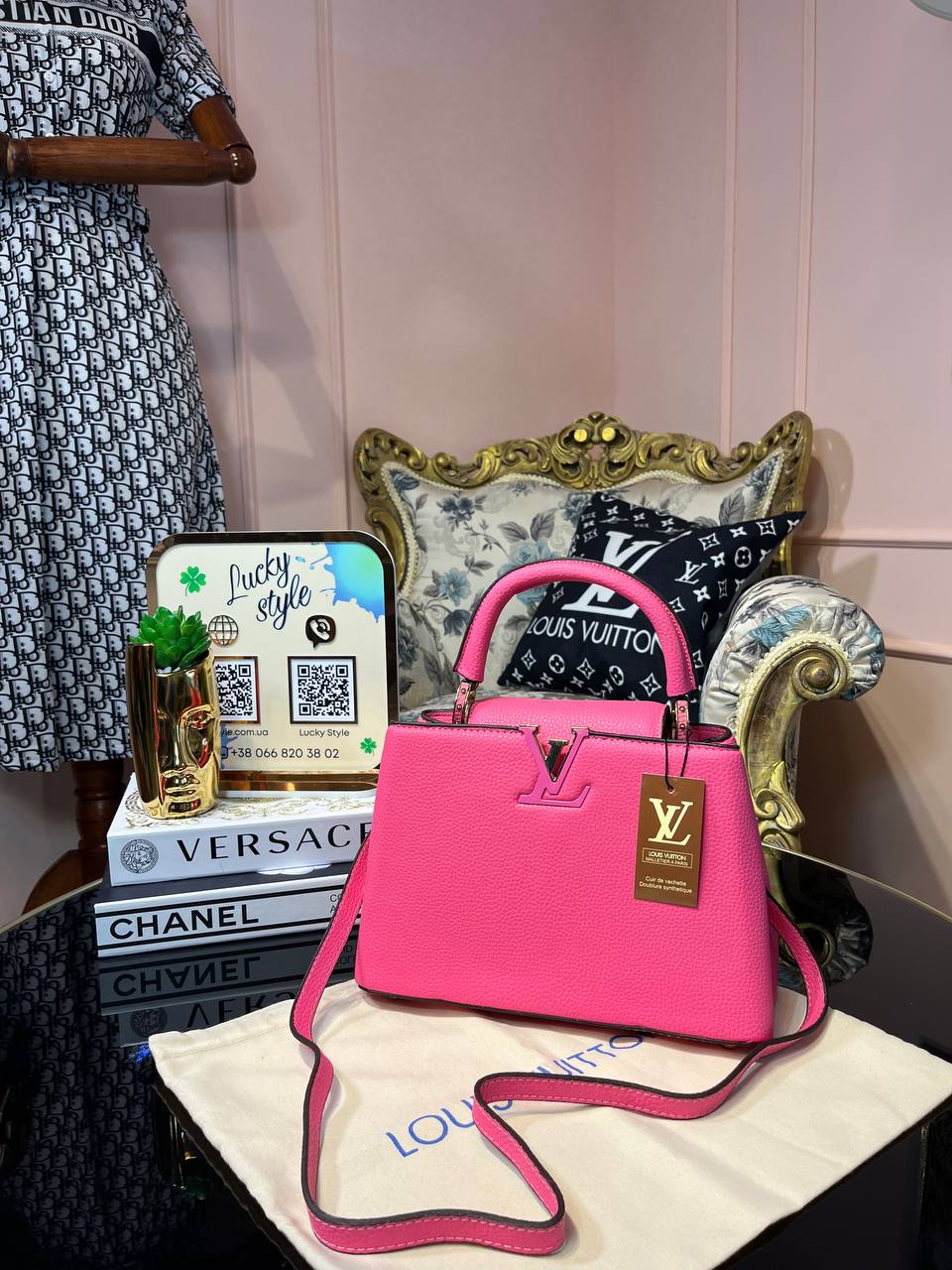 Сумка Louis Vuitton Capucines розовая средняя 95948