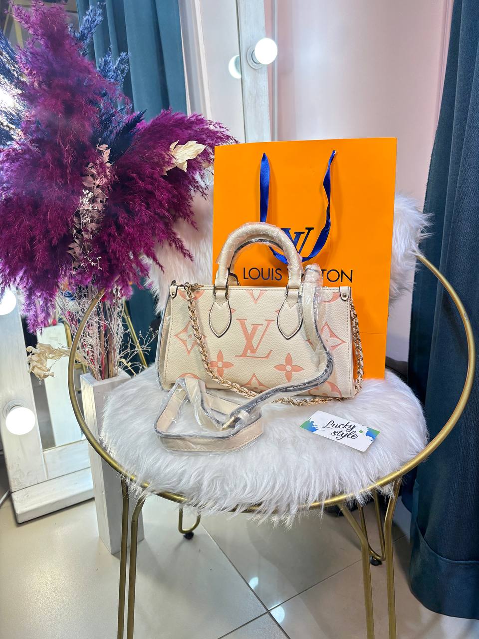 Сумка Louis Vuitton Onthego East West бежевая 96283