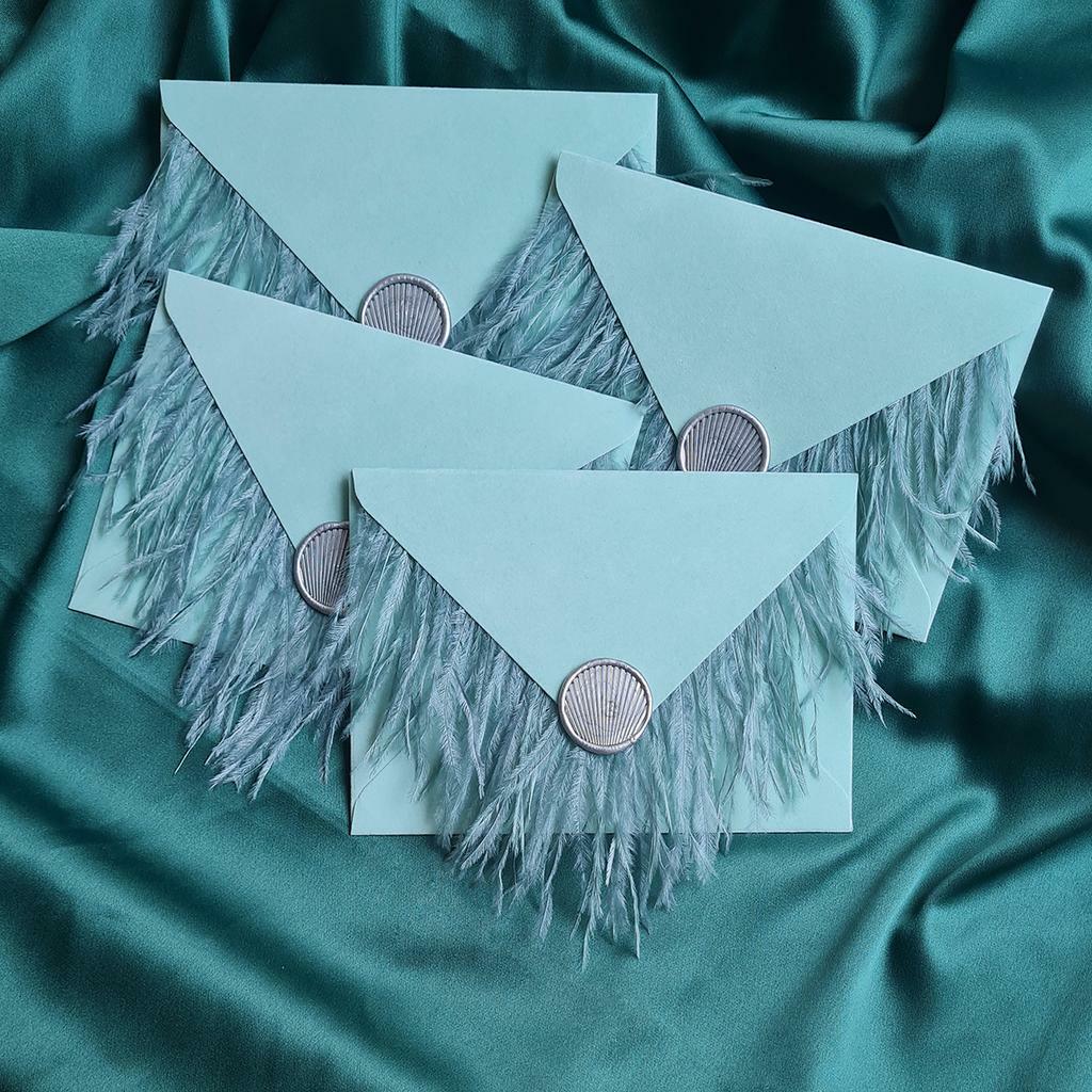 Конверт бархатний з пір'ям і сургучем ракушка. М'ятний