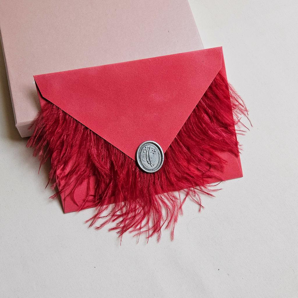 Конверт бархатний з пір'ям та сургучем. Кармін