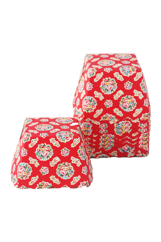 Формочки для кексов красные в цветочки 10шт.