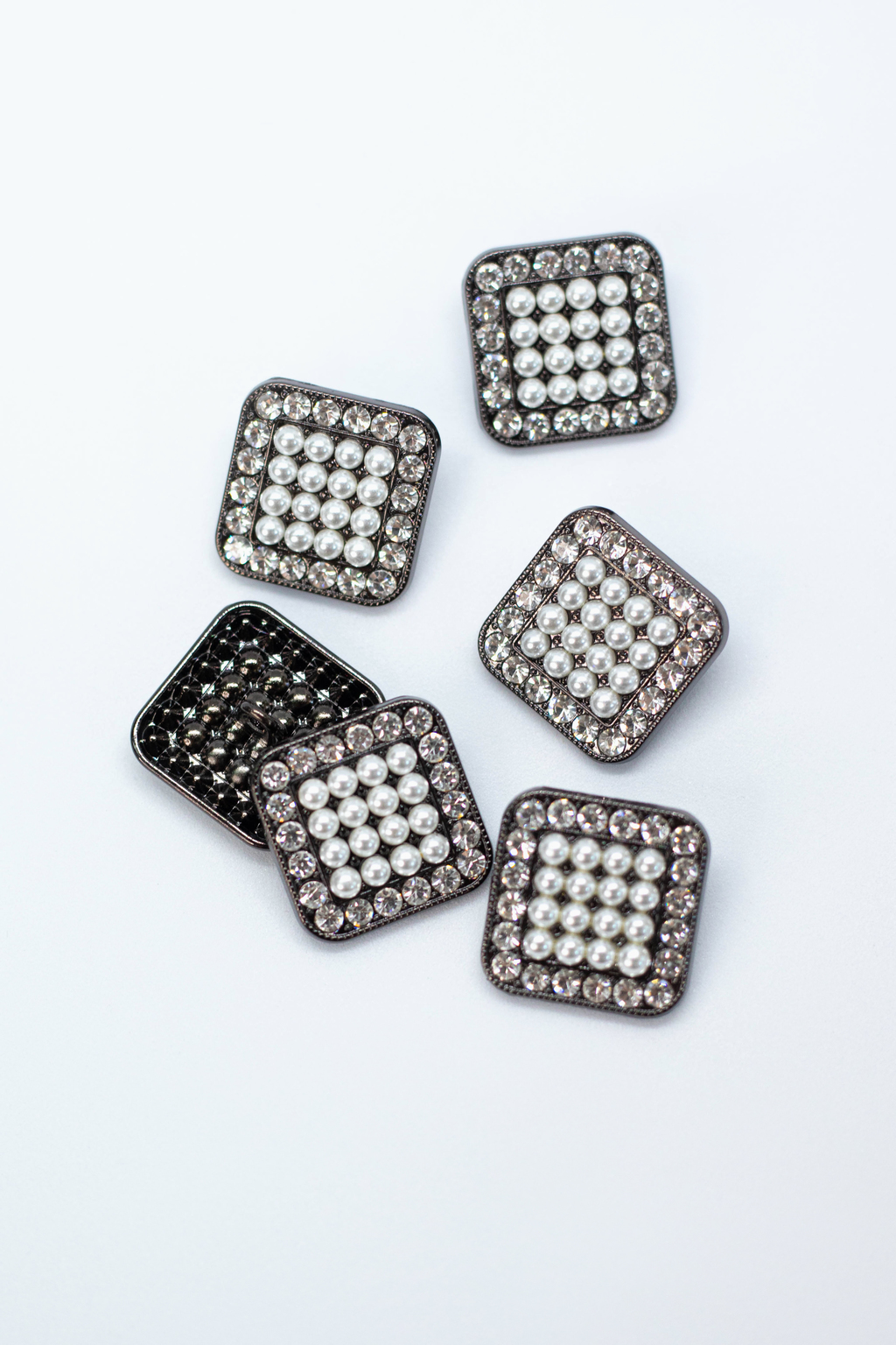 Пуговица 20х20 мм , металл/стекло/пластик