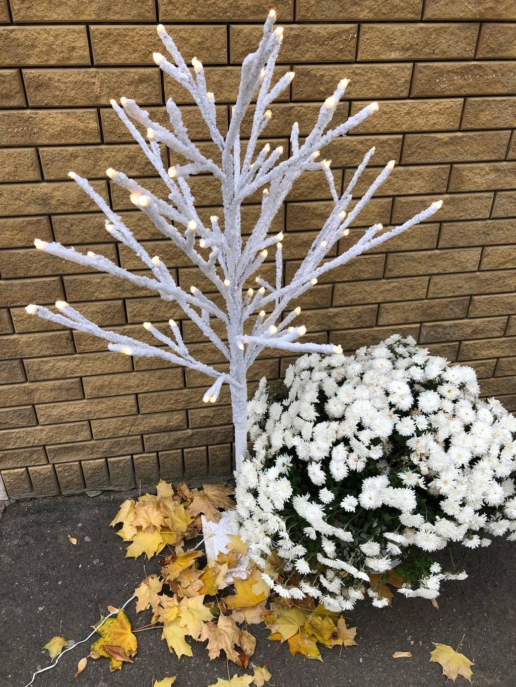 Арт-об'єкт "Снігове дерево"