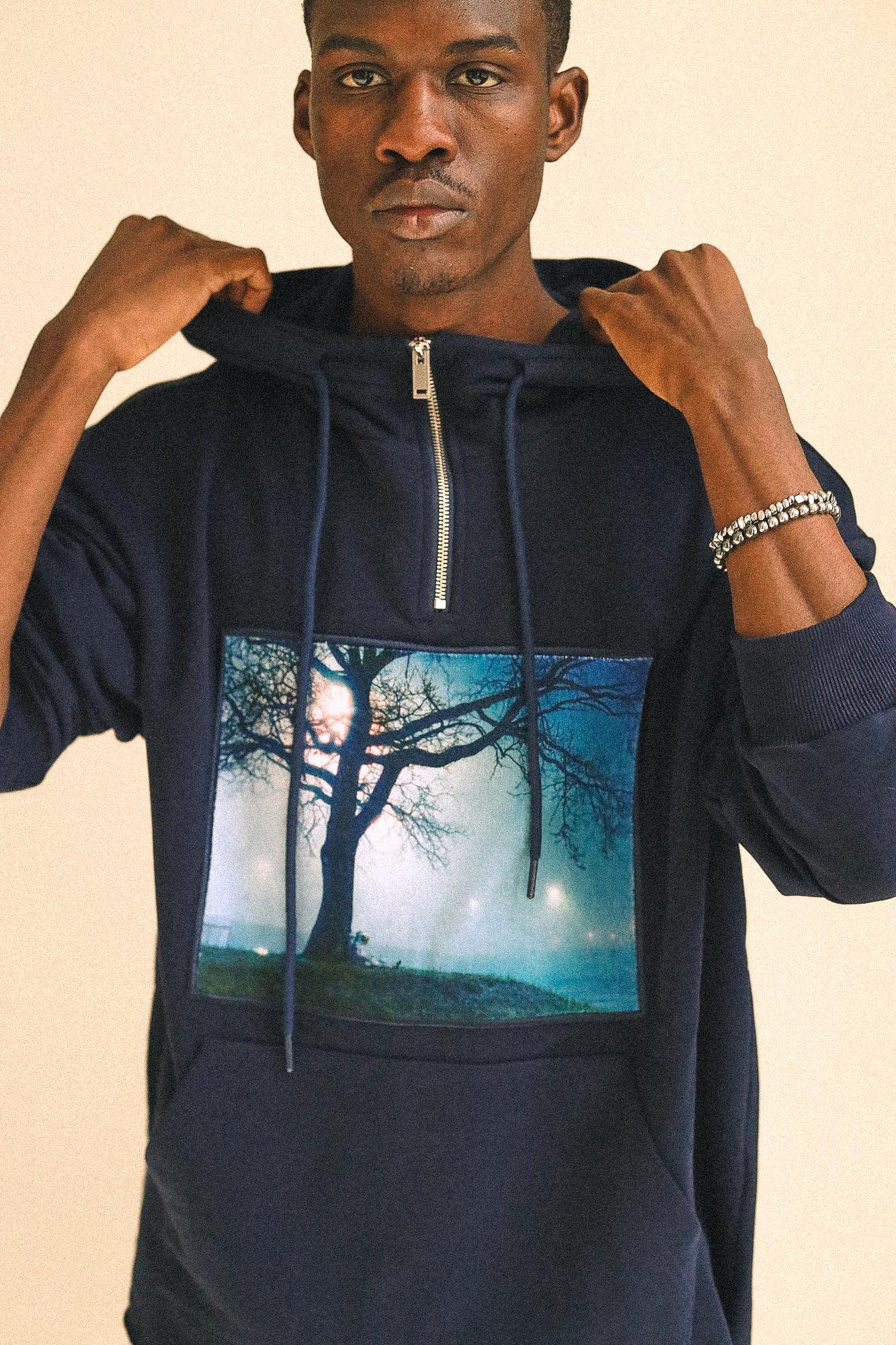 Зип-худи с принтом  "Astronaut under the Tree", синий