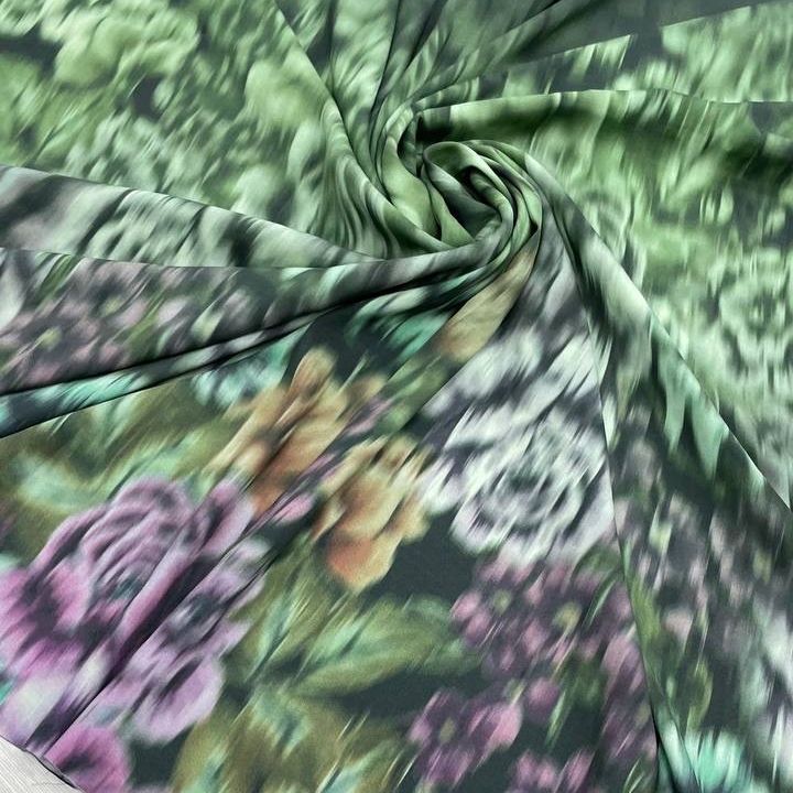 1,27м Шелк атласный с эластаном зеленый/изумрудный/multicolor