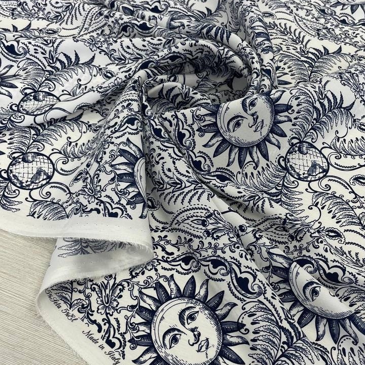 Шелк атласный с эластаном в стиле D.or принт синий на белом фоне