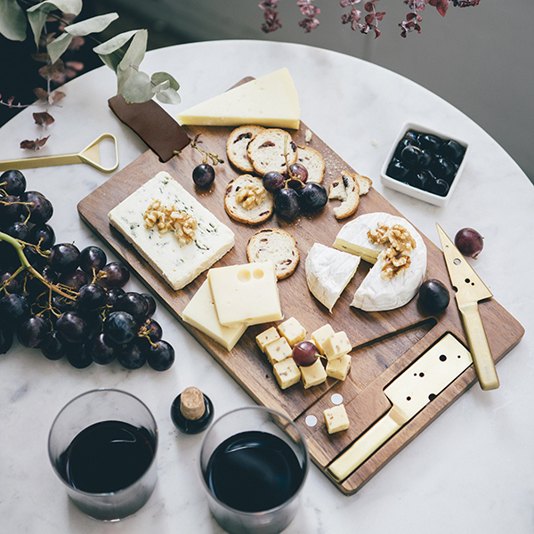 Доска для нарезки сыра + 2 ножа Doiy Cheeseporn