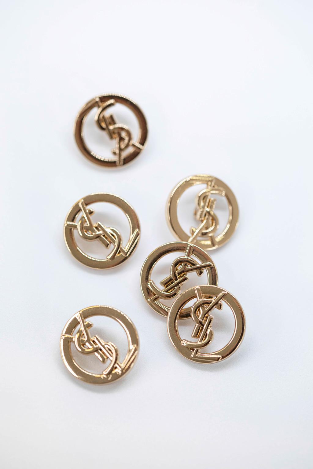 Button 21 mm, metal, in two colors, art.083