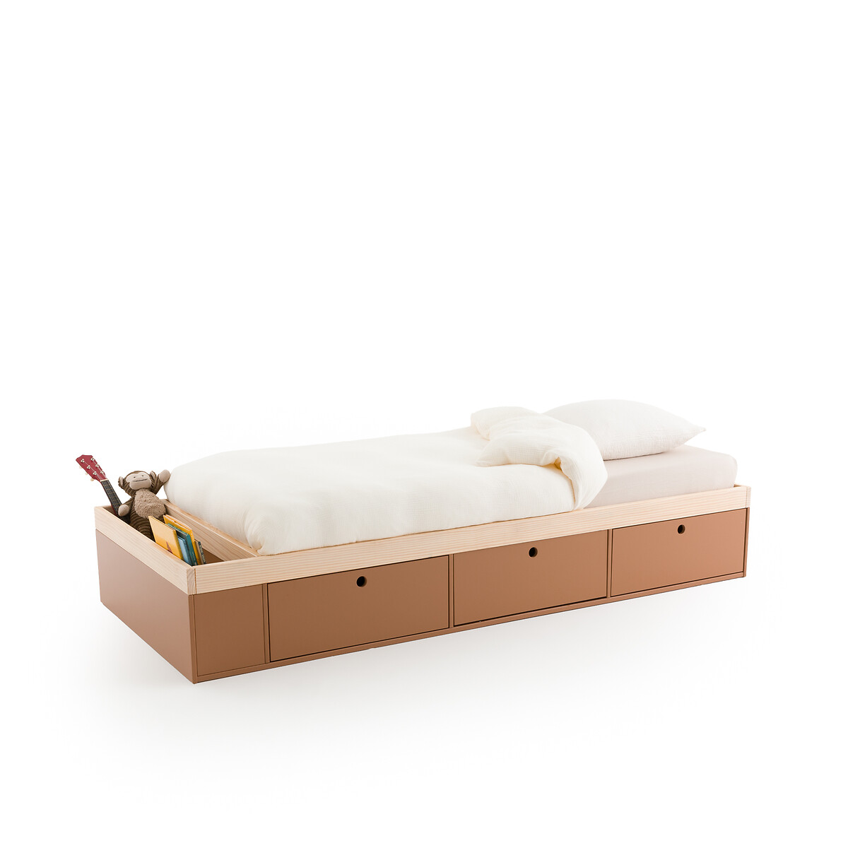 Кровать из массива сосны с ящиками для хранения