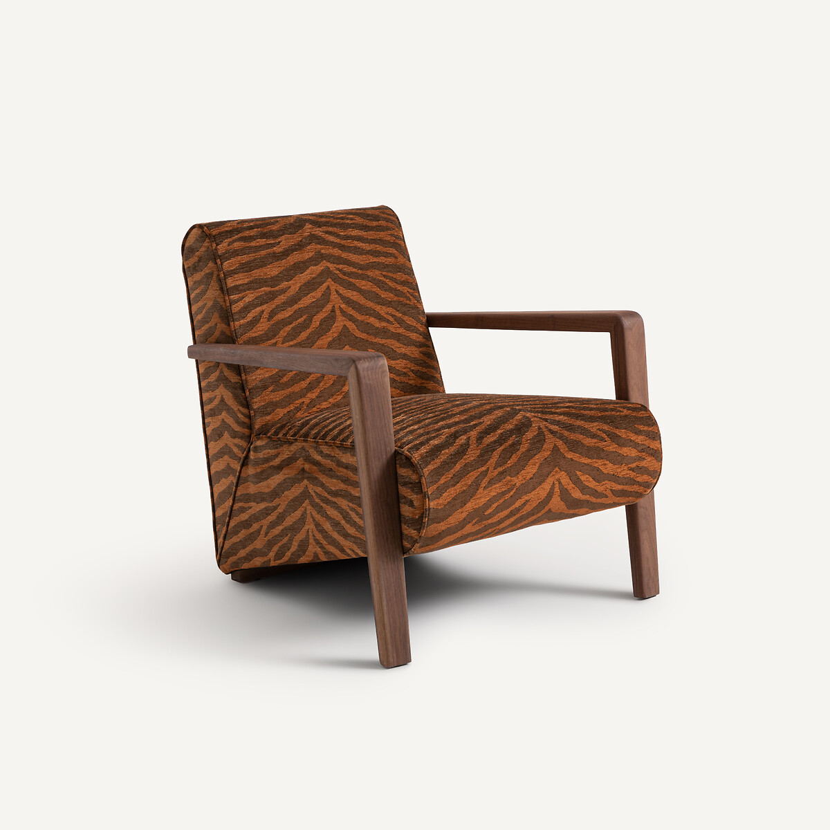 Кресло из массива орехового дерева и ткани с анималистическим принтом