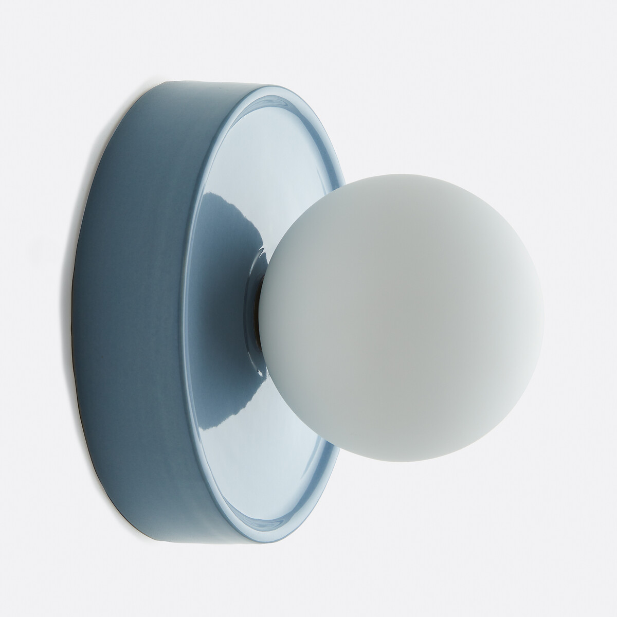 Круглый настенный светильник из керамики и опалового стекла (голубой)