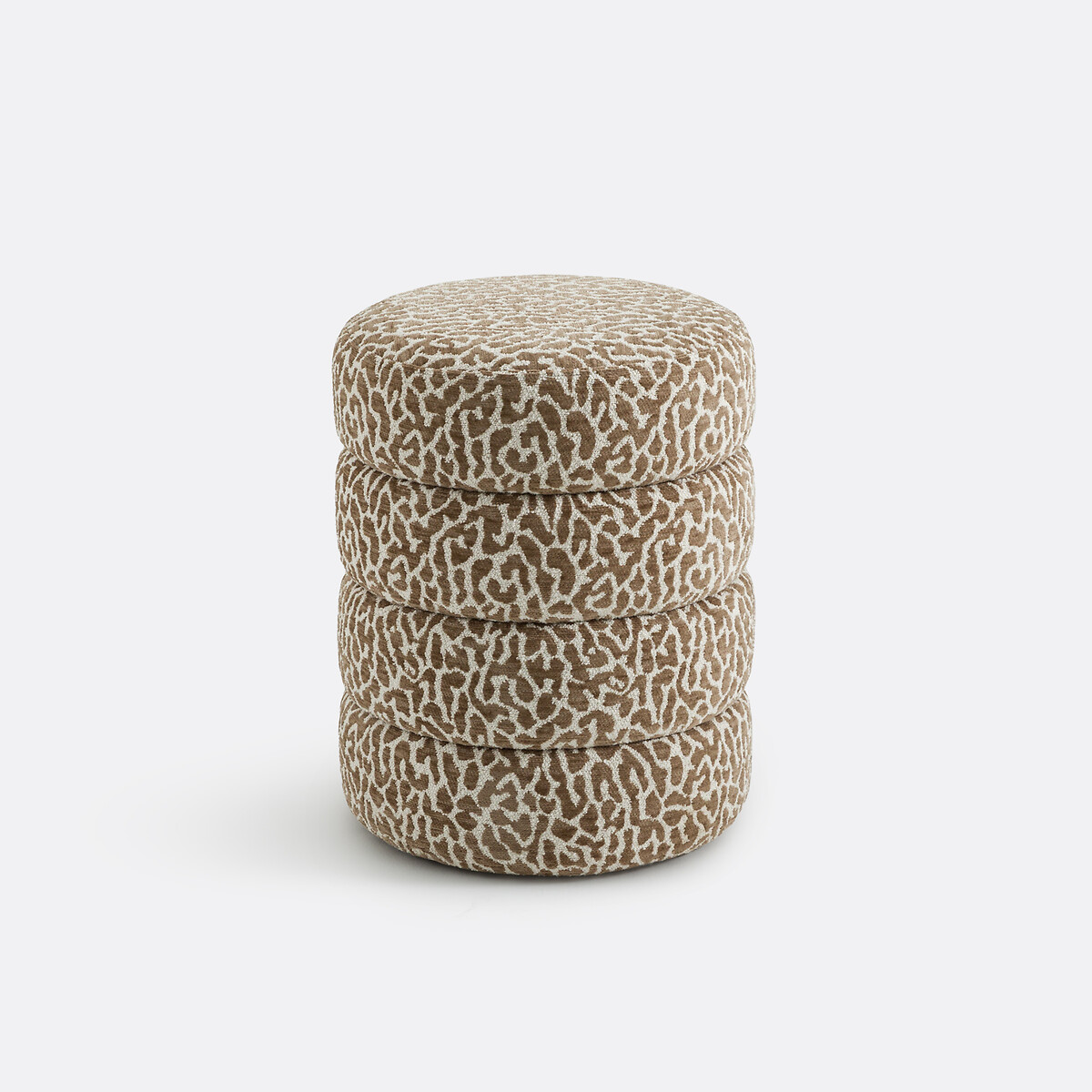 Пуф в обивке из буклированной ткани цвета "под леопарда"