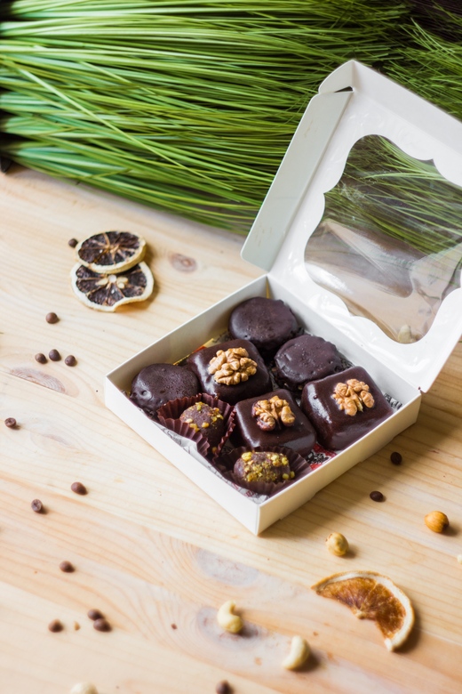 Ассорти конфет и печенье