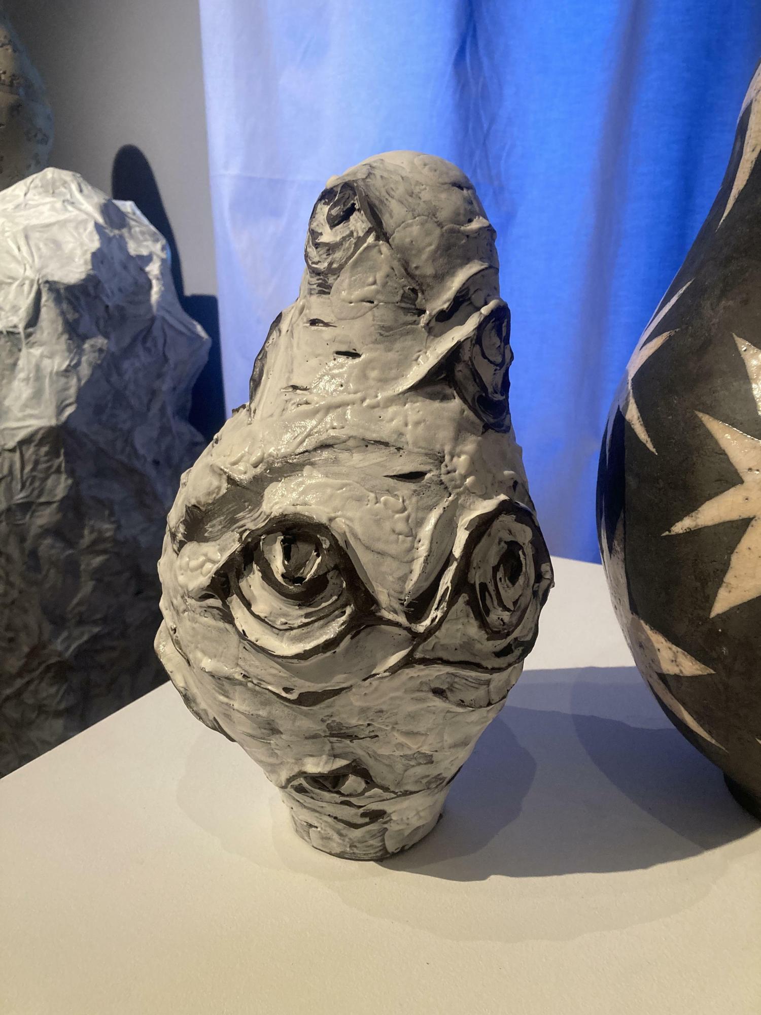 Матрёна , наблюдающая из чащи леса