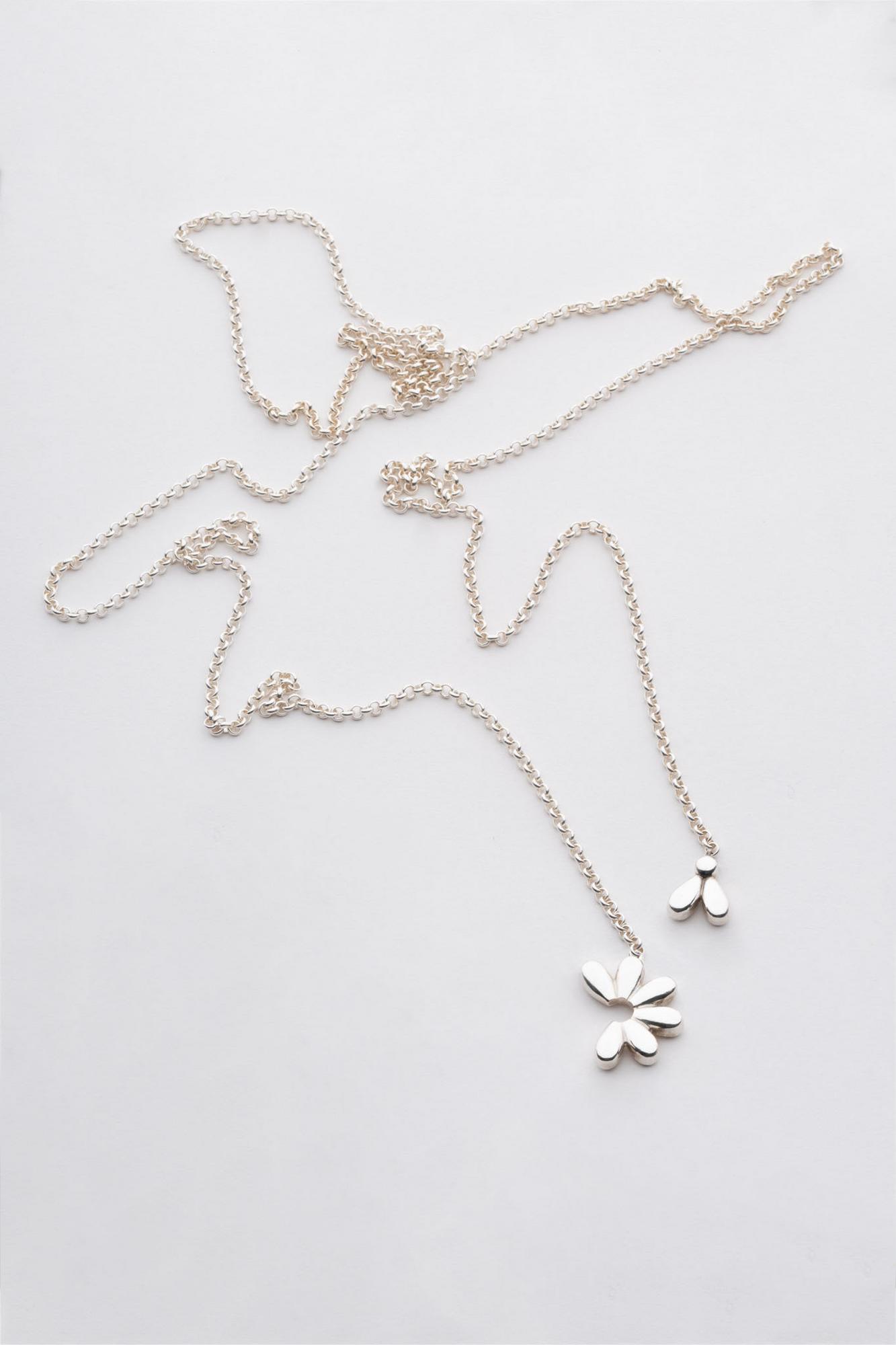 Сотуар с ромашками