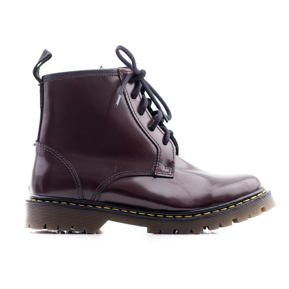 ЧЕРЕВИКИ З ЛАКОВАНОЇ ШКІРИ