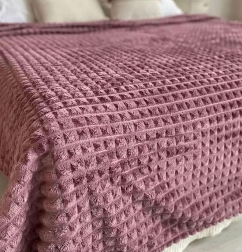 велюровый плед на кровать фиолетового цвета кубик фото 1