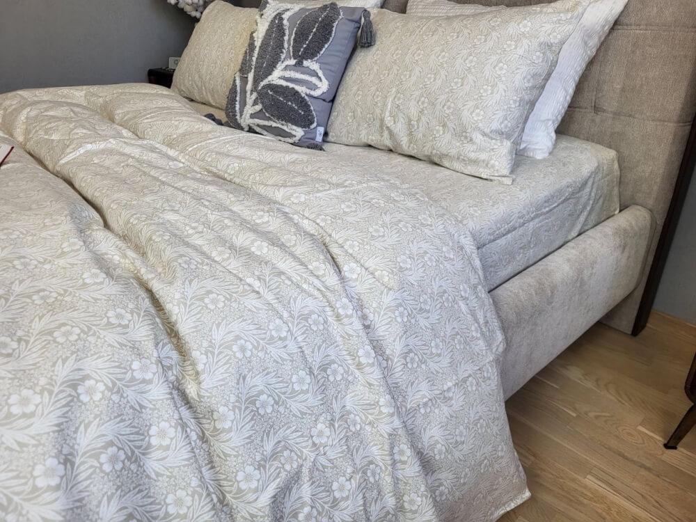 постельное белье фланель бежевого цвета с узором из цветов фото 1