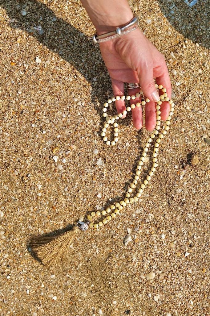 Мала из светло-желтого янтаря 6 мм