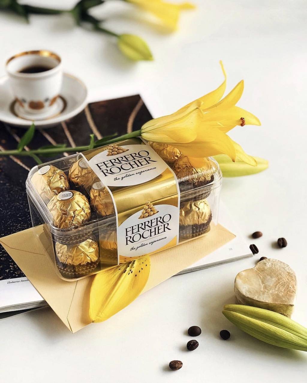 Коробка конфет Ferrero Rocher