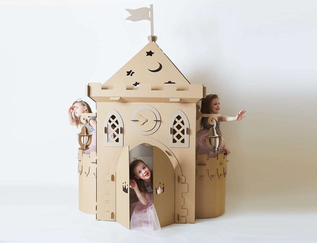 КАРТОННИЙ ЗАМОК