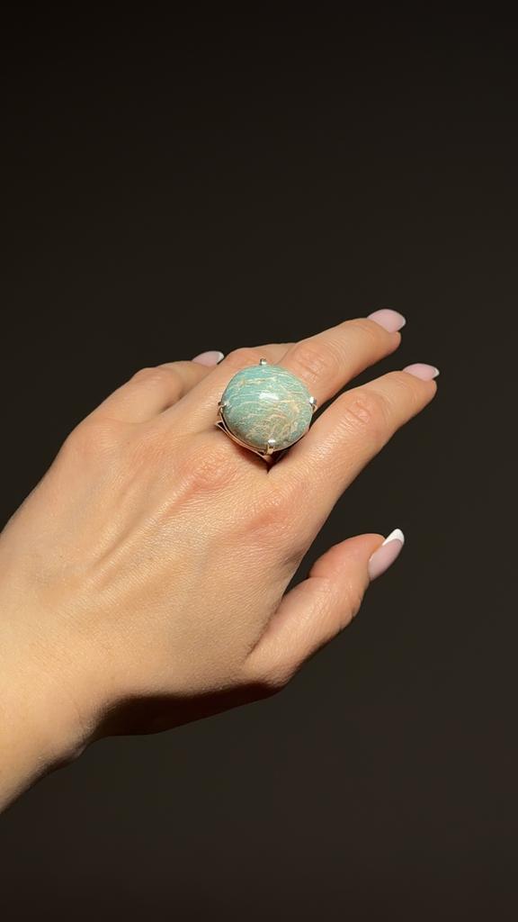 Кольцо с крупным  шлифованным амазонитом