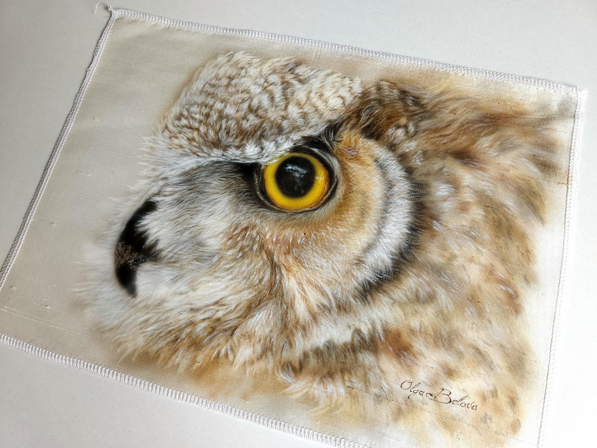 Wisdom owl -  Hyperrealistic silk painting