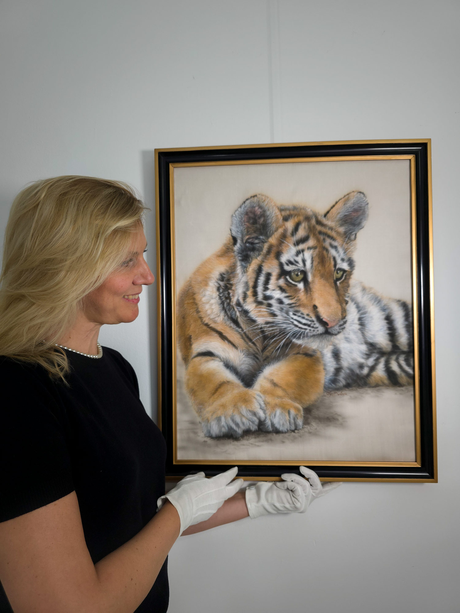 Curious Majesty – Silk Painting