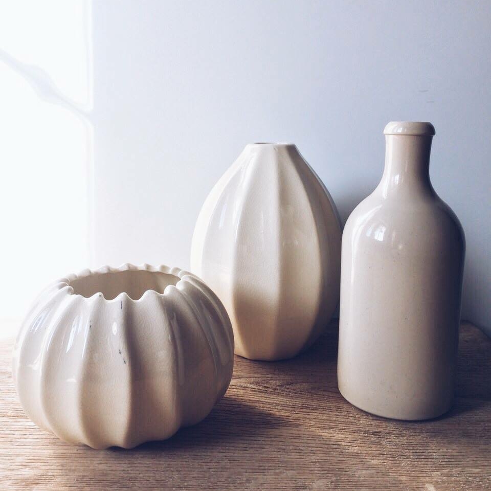 Ваза беж мала ребриста/ ваза беж середня ребриста/ ваза-пляшка беж, кераміка VA-030