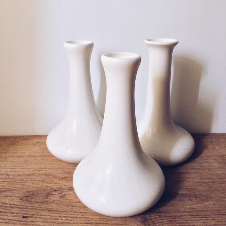 Ваза біла мала фігурна 4, кераміка VA-027