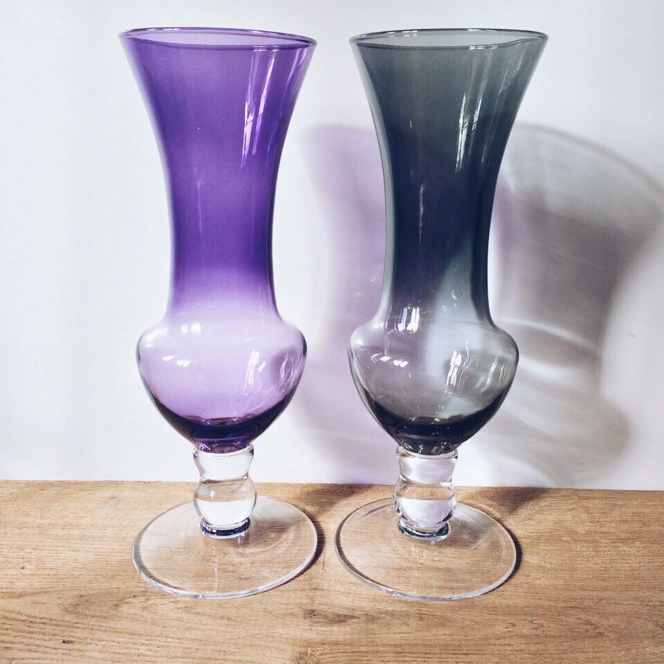 Ваза фіолет прозора на ніжці/ ваза сіра прозора на ніжці VA-040