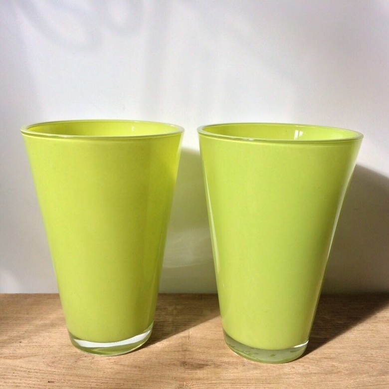 Ваза салатова  непрозора, скло VA-022