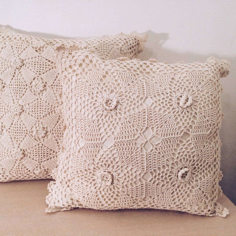 Подушка декоративна беж плетена ажур квіти бавовна PW-002