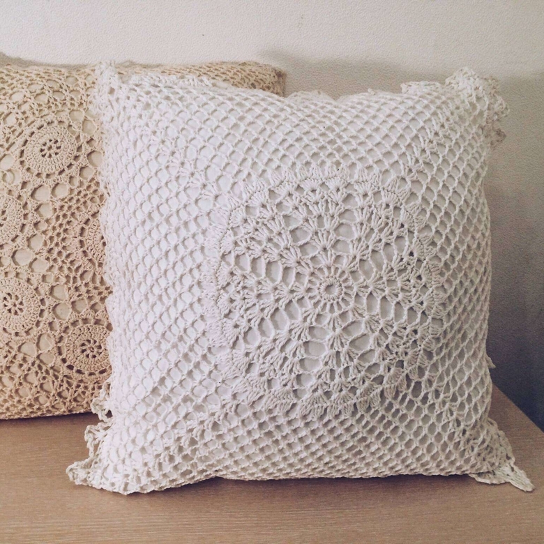 Подушка декоративна беж білий плетена ажурна квіти бавовна PW-008