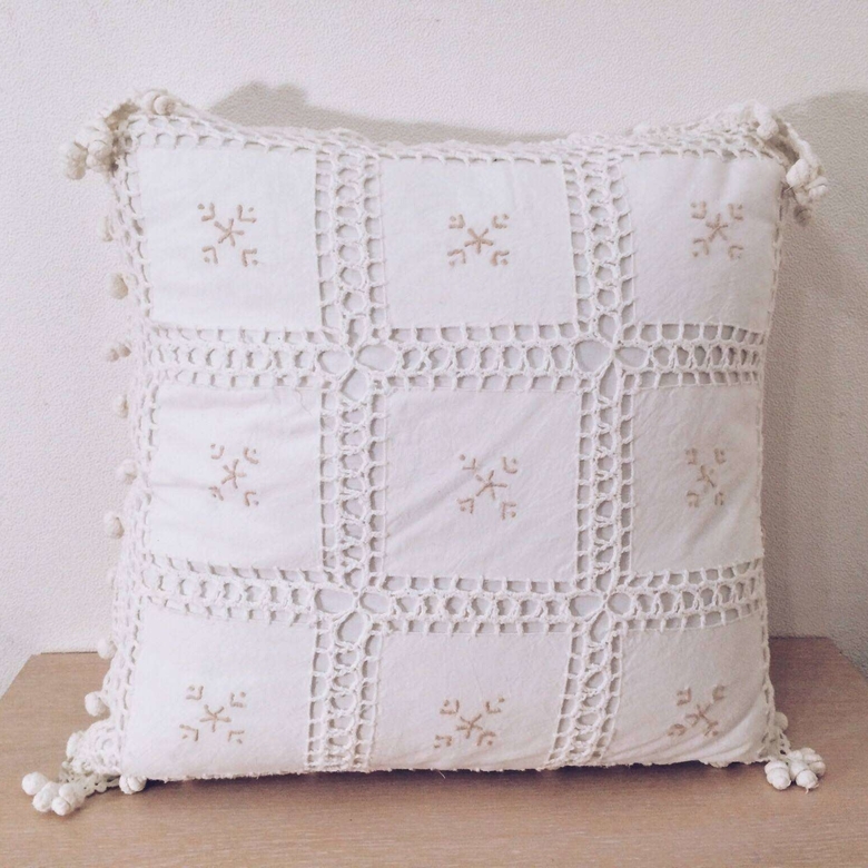 Подушка декоративна беж/біла плетіння/вишивка бавовна PW-009