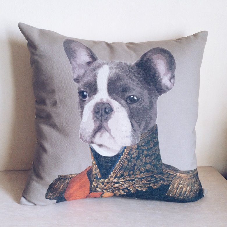 Подушка декоративна серія  "аристократи" бульдог сірий PW-010