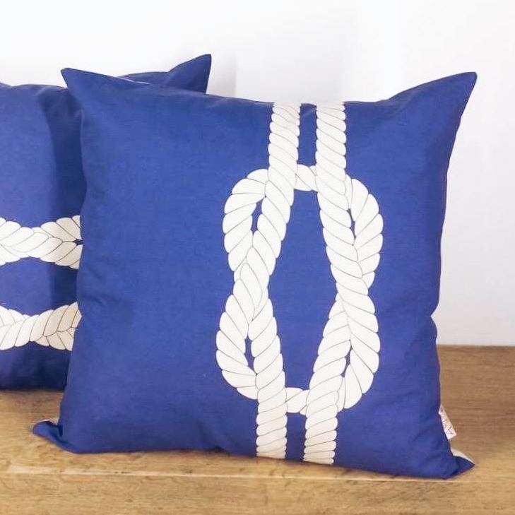 Подушка декоративна серія "море" вузол PW-070