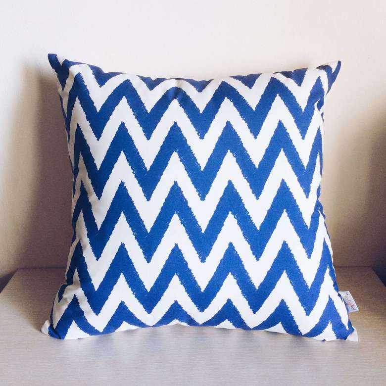 Подушка декоративна серія "море" шеврон PW-018