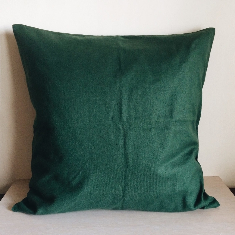 Подушка декоративна темно-зелена PW-043