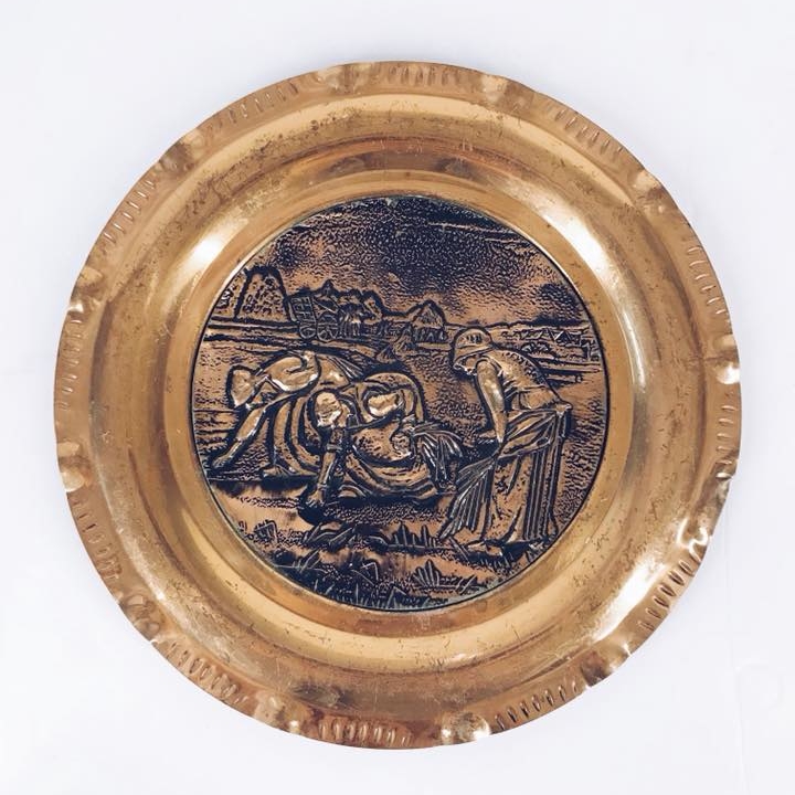 Тарілка декоративна вінтаж "жінки в полі", мідь