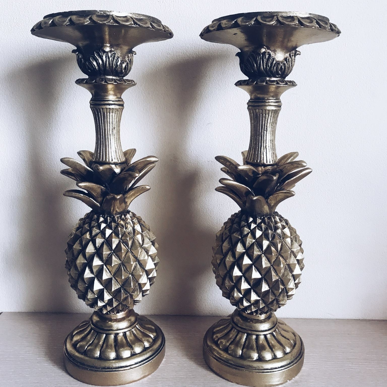 Підсвічник на 1 свічку з ананасом золото, полімер CA-049