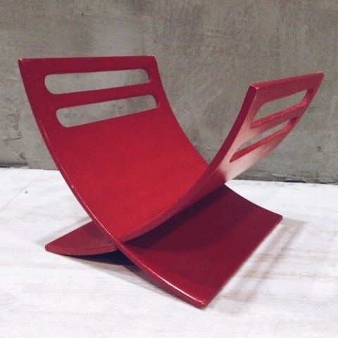 Підставка для журналів/газет червона, дерево SF-001