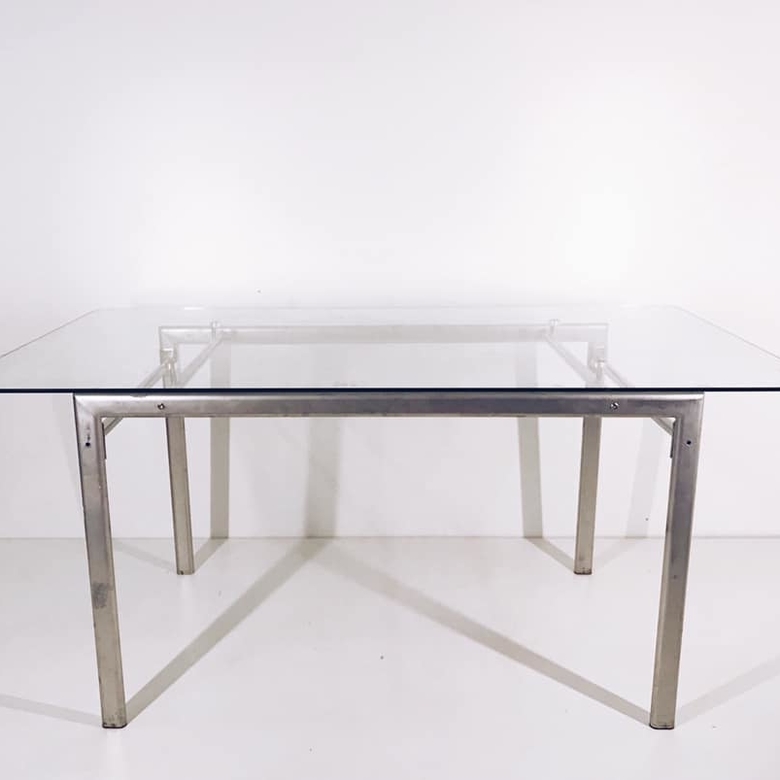 Стіл обідній зі скляною поверхнею на металевих ногах TB-001